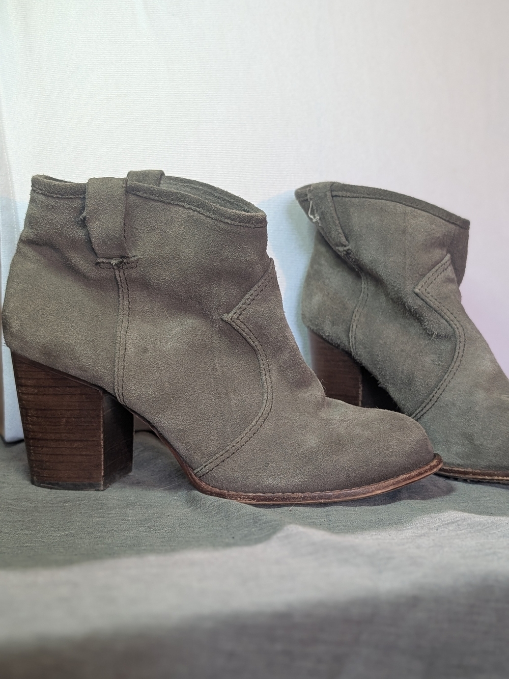 Splendid Gray Taupe Suede Western Ankle Booties 8.5